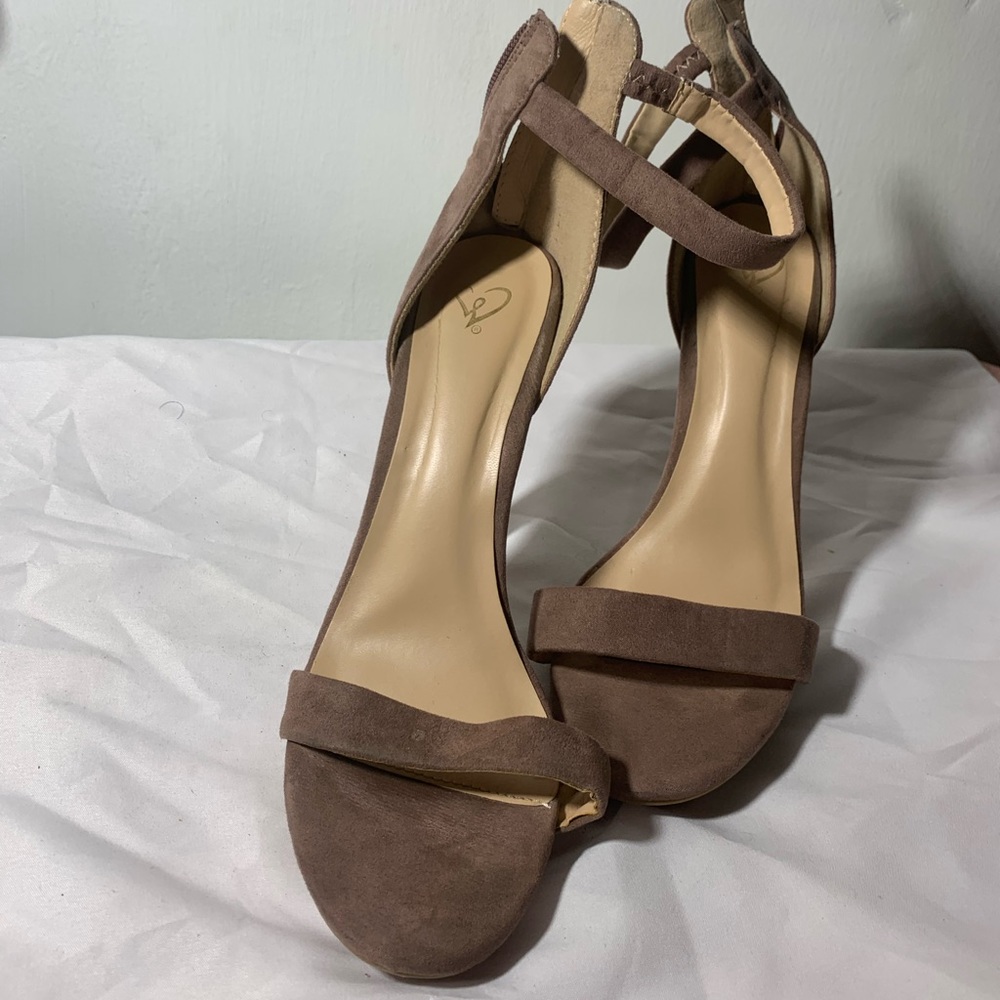 Heels size 8.5